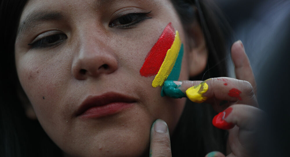 Prensa y políticos protestan en Bolivia contra más restricciones a libertad de expresión
