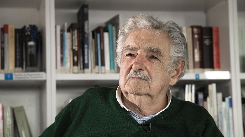  El expresidente de Uruguay José Mujica: «Los sueldos de algunos jugadores de fútbol ofenden»