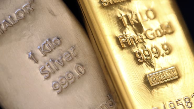  El oro acaba de alcanzar un nuevo récord, pero algunos dicen que a la plata le espera aún más crecimiento