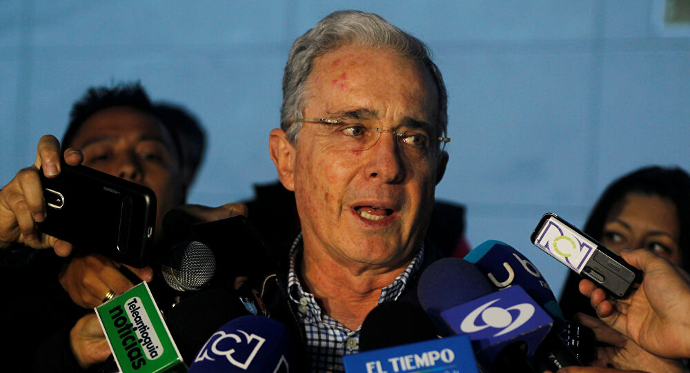  La Corte Suprema de Justicia de Colombia ordena la detención de Álvaro Uribe