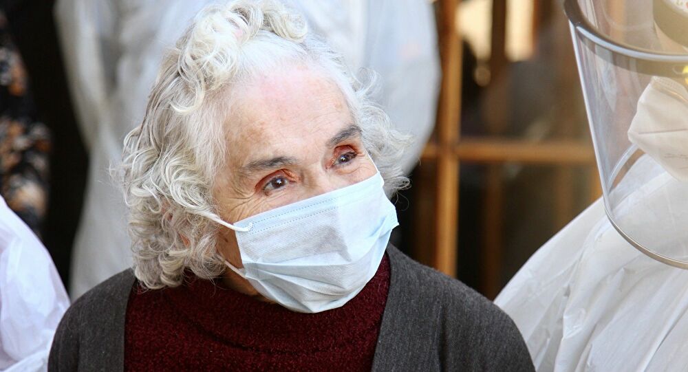 COVID-19 en Chile: los adultos mayores manejan mejor la crisis sanitaria que los jóvenes