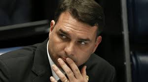 La Fiscalía brasileña denuncia a hijo de Bolsonaro por lavado de dinero