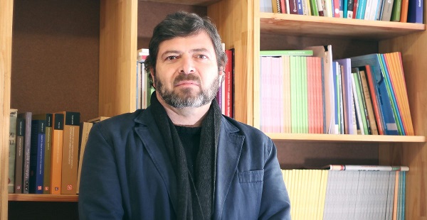 Entrevista a Carlos Ruiz «18/O la irrupción de un nuevo pueblo”