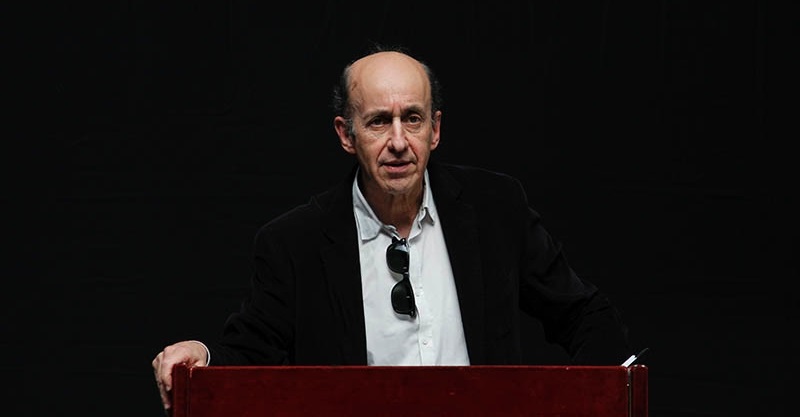 Entrevista al filósofo, ensayista y académico Pablo Oyarzún «Hay que rearmar las instituciones en este país, hay que reconstruir convivencia y también reconstruir confianzas»