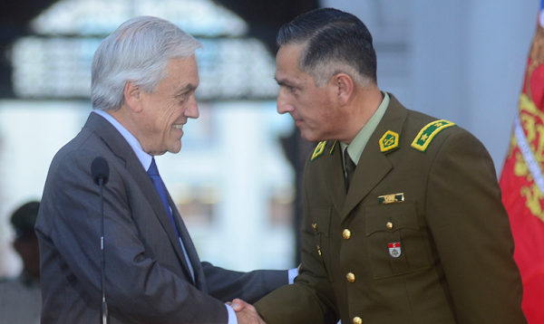 ¿Qué está impidiendo la salida del general director Mario Rozas?