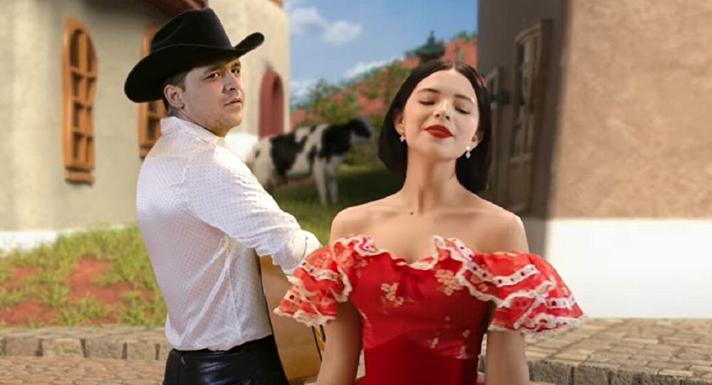  Christian Nodal y Ángela Aguilar estrenan una canción de amor | Video