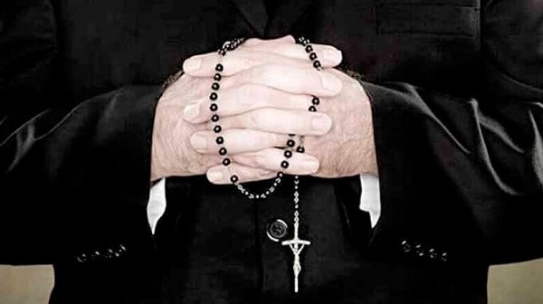  Una investigación identifica hasta 3.200 sacerdotes pederastas desde 1950 dentro de la Iglesia católica francesa