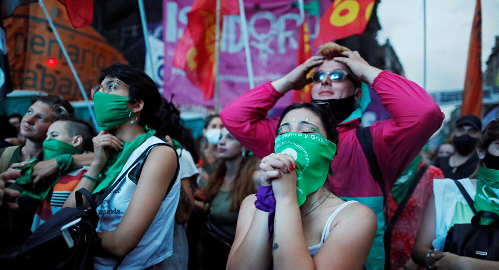 Diputados de Argentina aprueban proyecto que legaliza el aborto