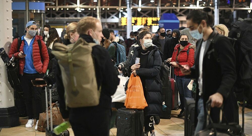 «Fuera de control»: éxodo en Londres ante el avance de la nueva cepa del coronavirus