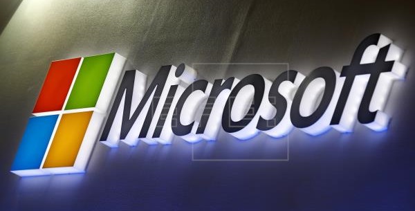  Sebastián Piñera y la compañía tecnológica Microsoft anunciaron la creación de la primera región de datacenters en Chile