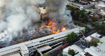  Un gran incendio consumió el sector pediátrico del Hospital San Borja Arriarán