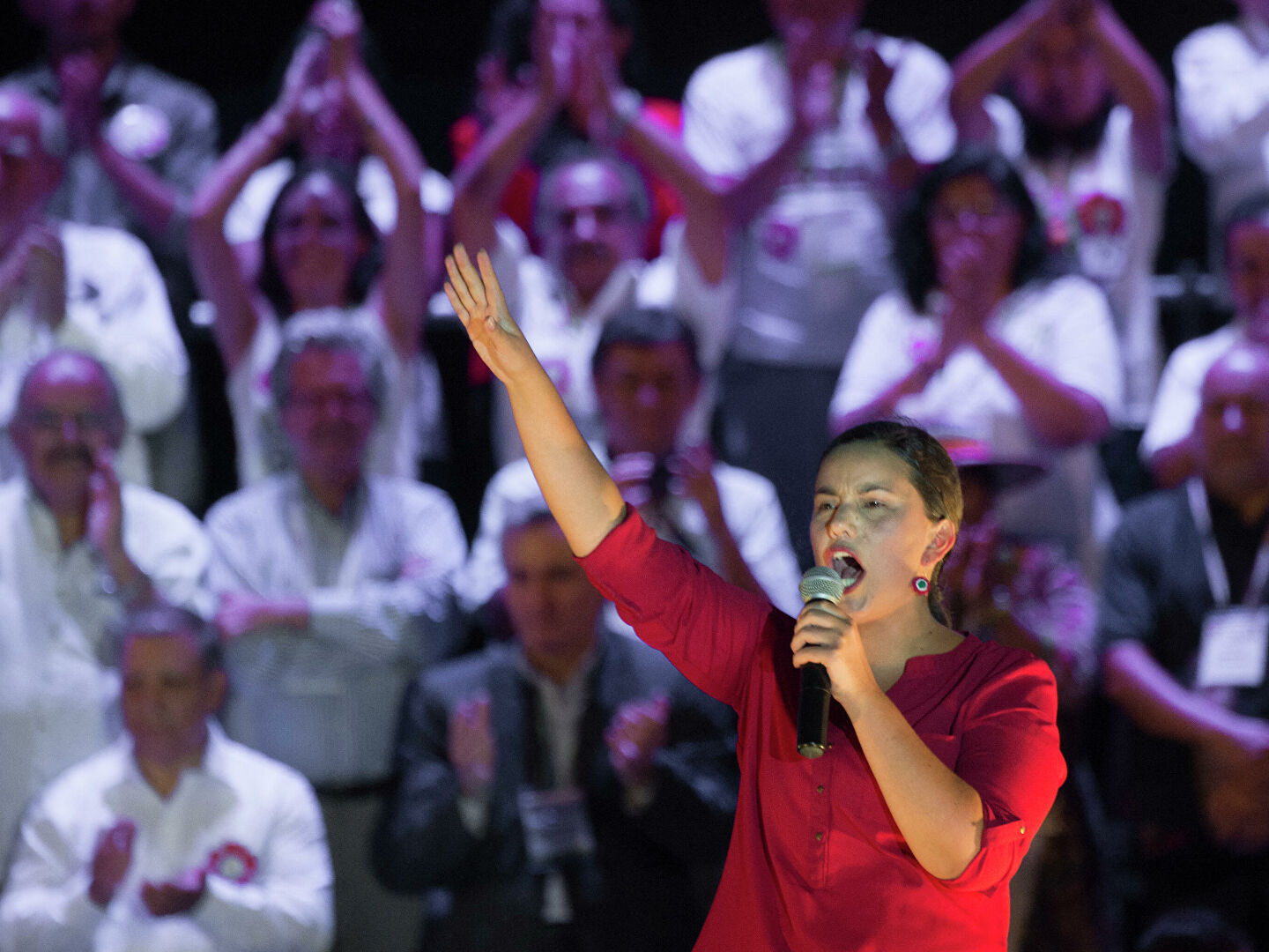  Caperucita vs. el ‘lobby feroz’: la pelea entre dos candidatas presidenciales en Perú