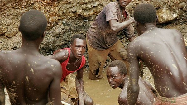  Caos en el Congo por el descubrimiento de una ‘montaña de oro’ | Videos