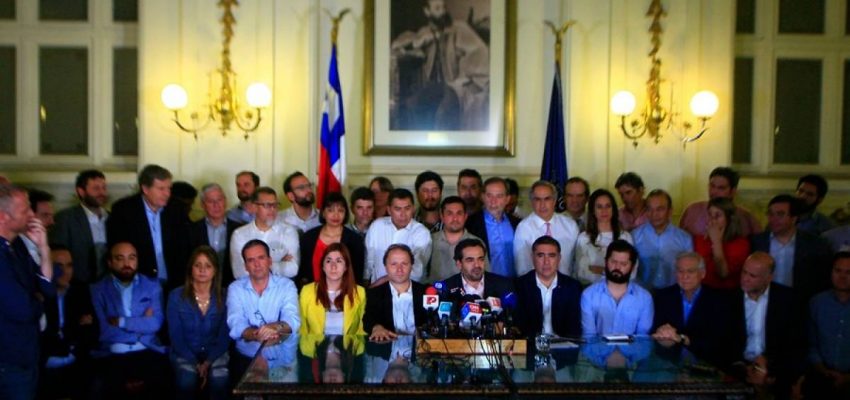  Fuga de militantes | Un golpe de realidad recibieron los partidos políticos fieles al gobierno de Piñera