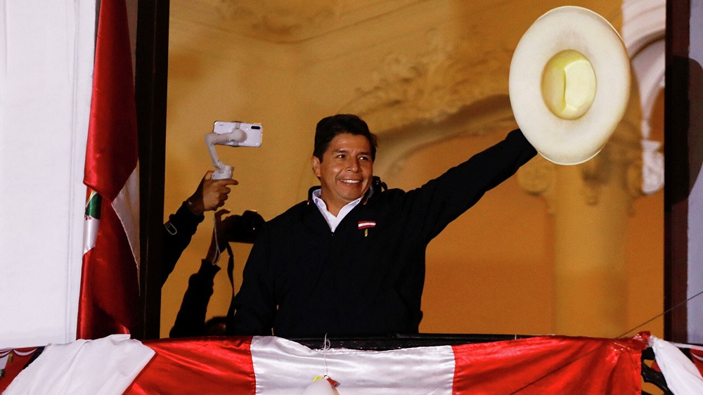  Castillo queda primero tras concluir el conteo del 100% de las papeletas en Perú