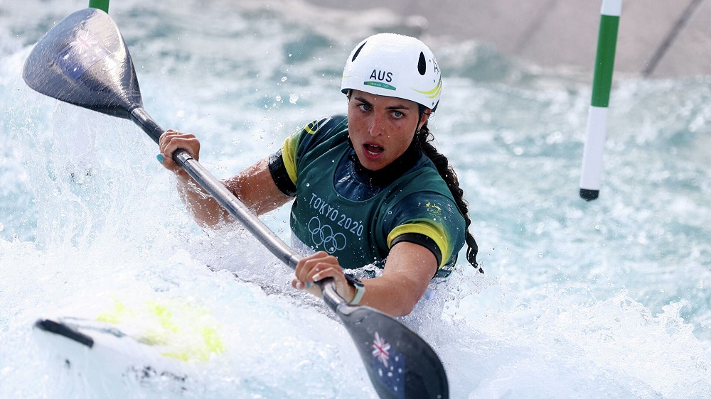  JJOO en Tokio: Una competidora australiana gana una medalla tras reparar su kayak con un preservativo | Video