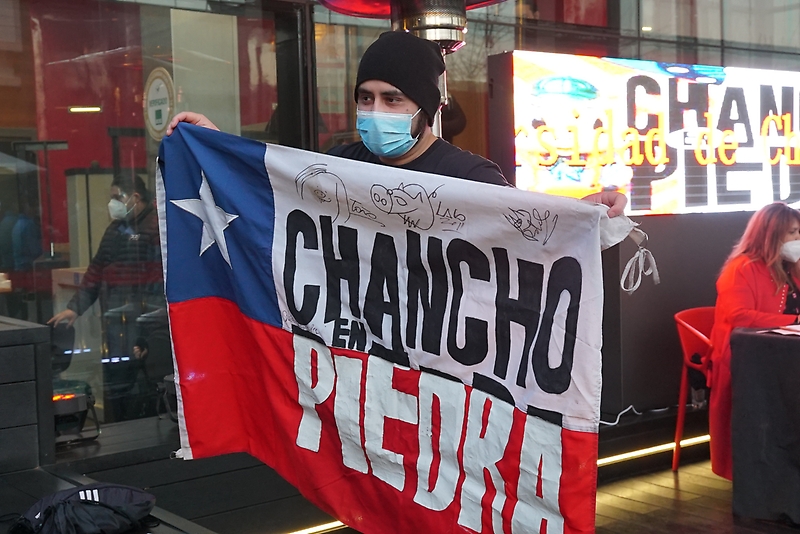  Ensayo clínico SCD y U. de Chile sortea su primera valla con vibrante show de Chancho en Piedra