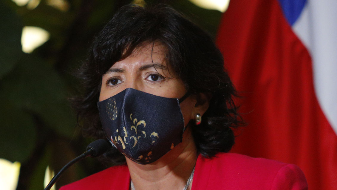 La precandidata presidencial, Senadora Yasna Provoste presenta plan de electromovilidad para taxis colectivos del país