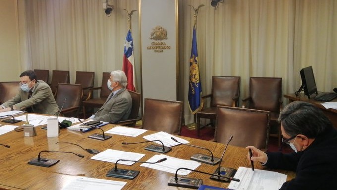 Disímil apoyo en la Comisión de Economía al veto presidencial a ley pro consumidor