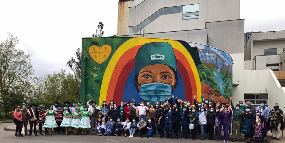 Con mural en el Hospital Intercultural, el arte de sanar llega a Nueva Imperial