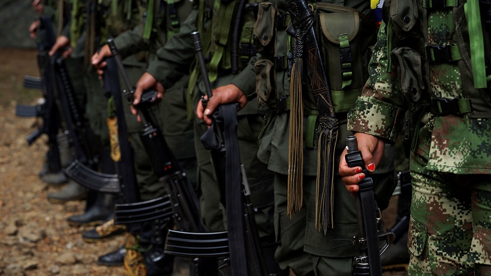Trece miembros de las disidencias de FARC se entregan en Colombia