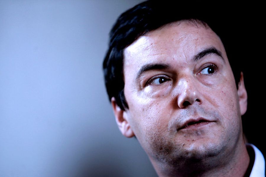  Thomas Piketty se reúne con convencionales constituyentes y los llama a avanzar a un sistema tributario progresivo para mayor equidad