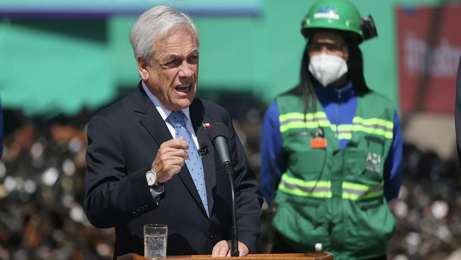 Presidente Sebastián Piñera analiza proyecto para exportar energía solar a Asia por un cable
