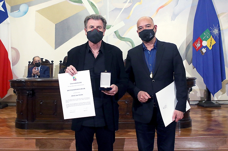  Reconocimiento: U. de Chile confiere el Doctor Honoris Causa al artista visual, arquitecto y Premio Nacional de Artes Plásticas, Alfredo Jaar