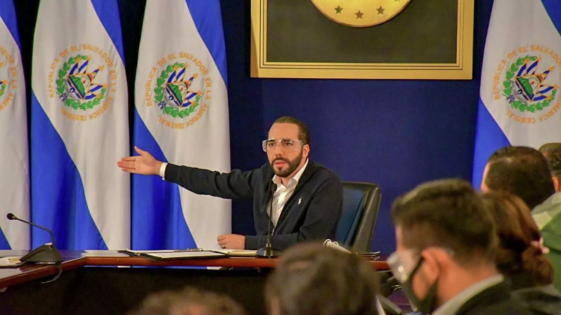 Presidente de El Salvador cuestiona amistad y colaboración de EEUU
