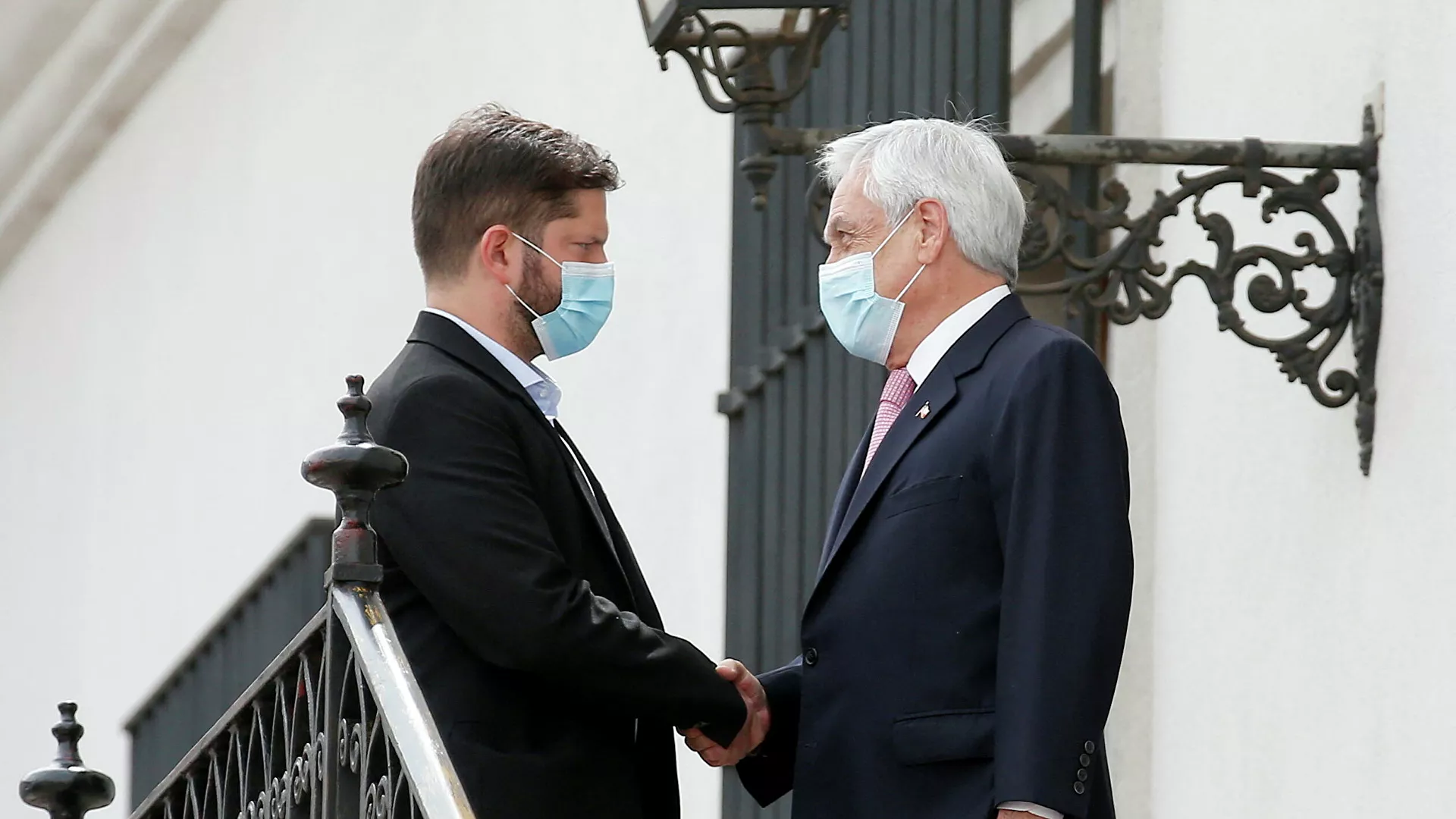 Presidente electo Gabriel Boric se reúne con Piñera y abordan temas económicos y pandemia