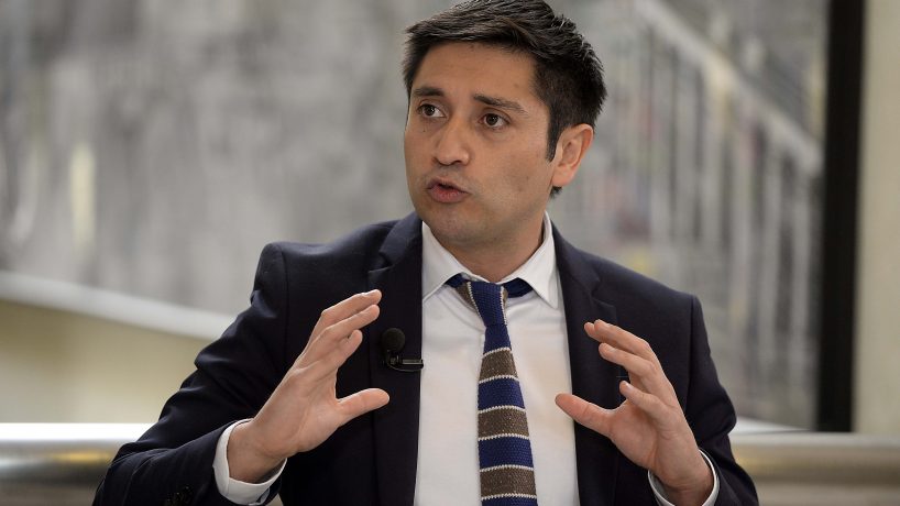 Diputado Miguel Ángel Calisto (DC) tras multa a Lipigas por esconder galones de su competencia en el Maule: “El Gobierno está siendo cómplice de las irregularidades de estas empresas al no presentar ningún proyecto”