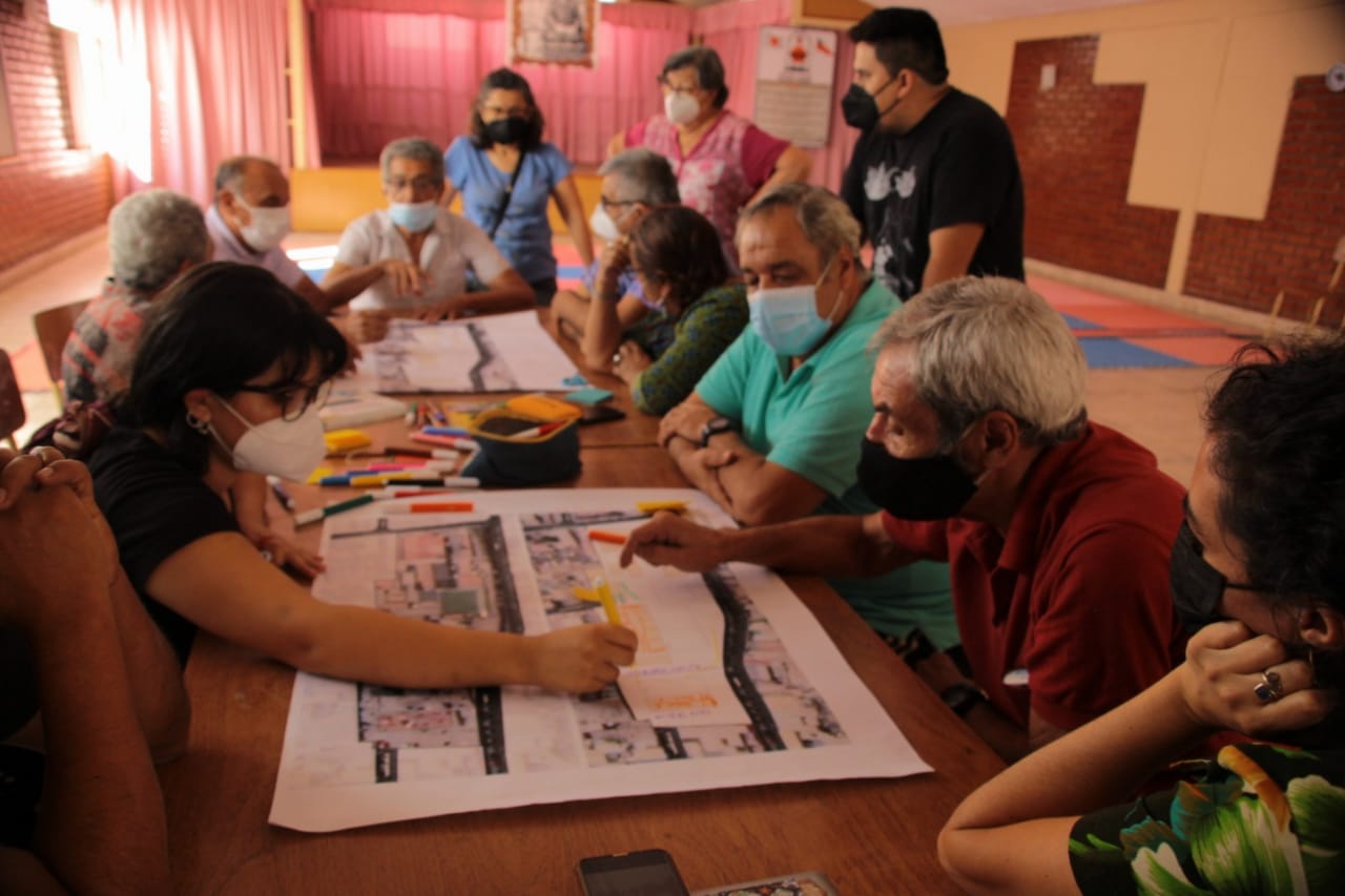 Ex-presos políticos de Arica participaron en jornada de mapeo colectivo de ex cárcel para declaración de sitio de memoria
