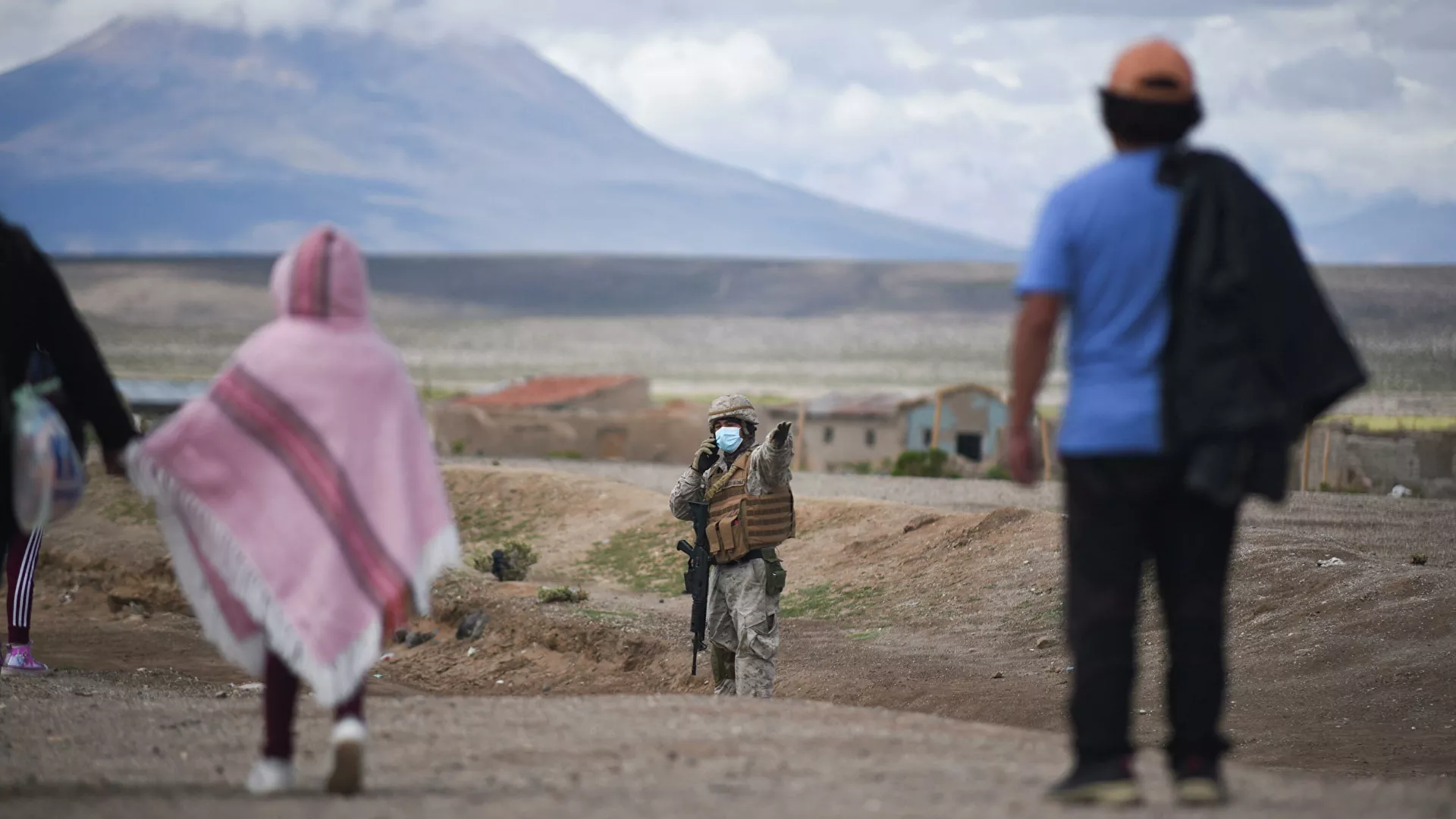  Chile militariza su frontera mientras negocia con Bolivia sobre migraciones y contrabando