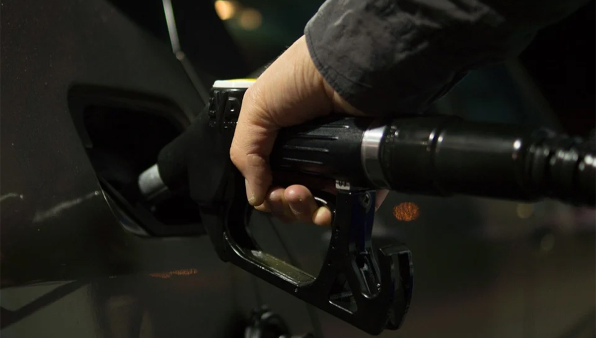  La Empresa Nacional del Petróleo (ENAP) informa alza de $31 por litro en los precios de las bencinas