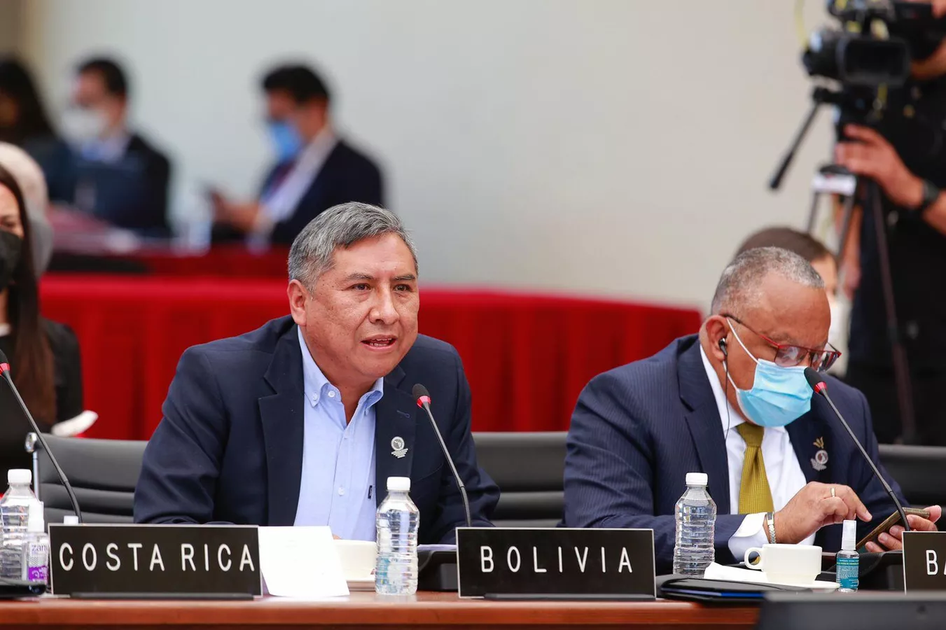  El canciller boliviano encabeza la defensa de su país contra Chile en un juicio en La Haya