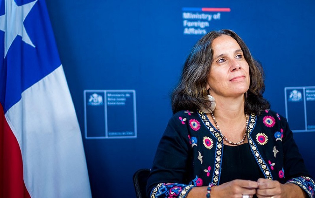  Ministra de Relaciones Exteriores, Antonia Urrejola, defiende los nombramientos de políticos como embajadores