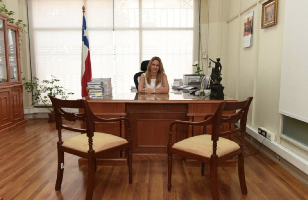  Ministra Romy Rutherford somete a proceso a excomandante en jefe del Ejército Ricardo Martínez Menanteau por fraude al Fisco en arista empresas de turismo