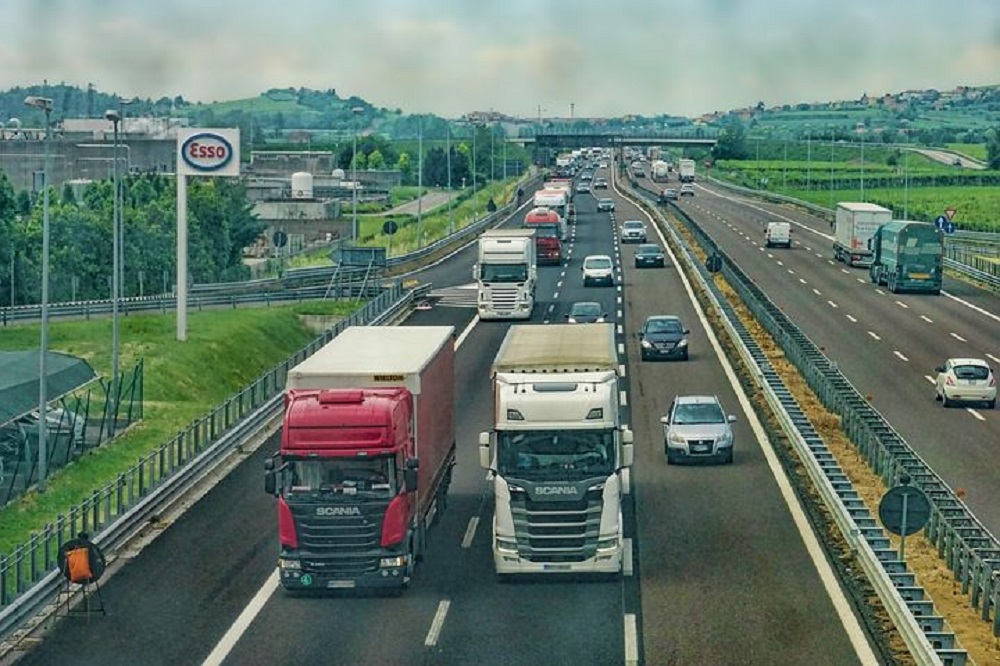  Los camioneros europeos se convierten en las primeras víctimas de las sanciones antirrusas