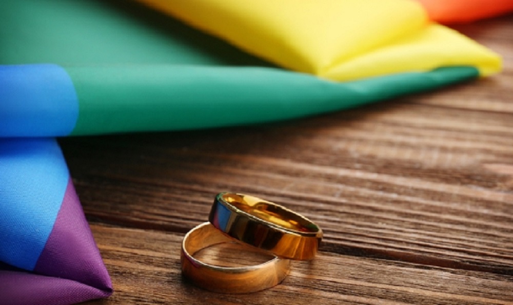  Registro Civil celebra el primer matrimonio igualitario entre dos hombres