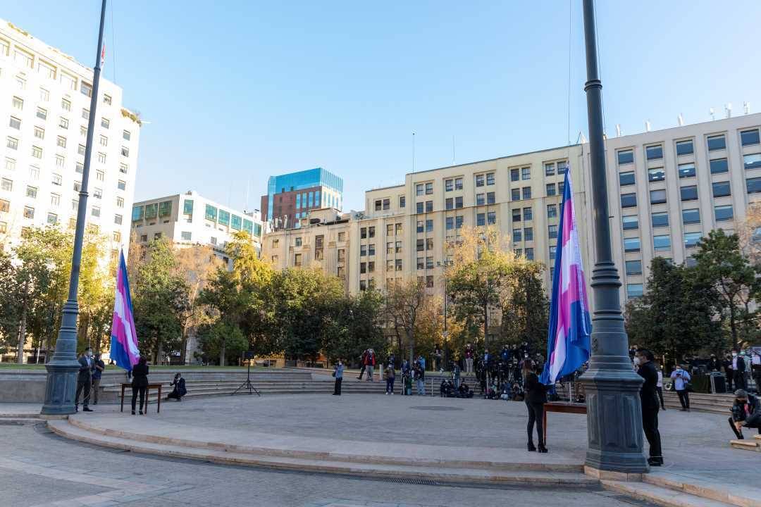  La bandera trans fue izada por primera vez en la Plaza de la Constitución, en conmemoración del Día Internacional de la Visibilidad de esta comunidad