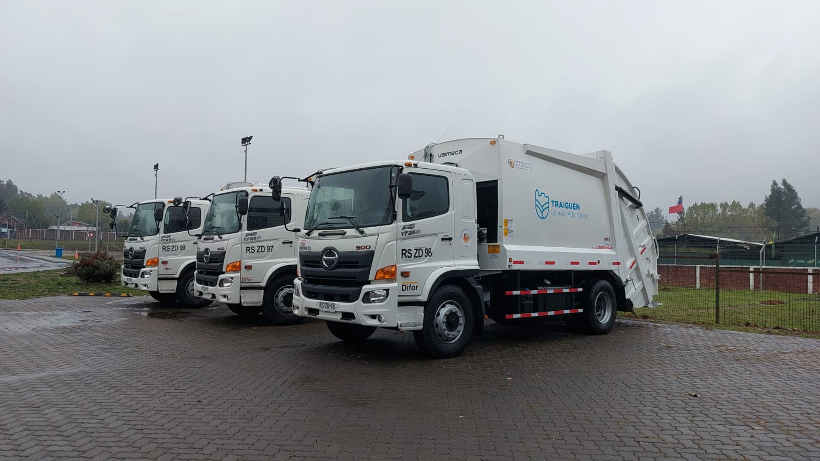  Gobernador regional de La Araucanía entrega camiones recolectores de residuos sólidos al municipio de Traiguén 