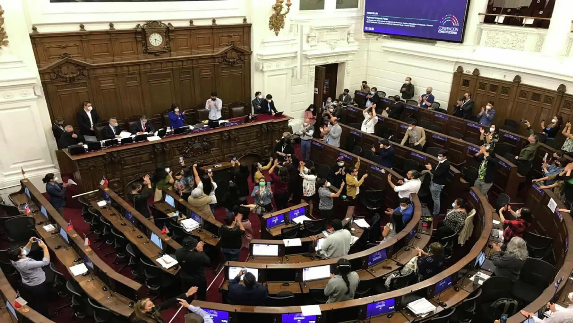 ¡Alerta amarilla! El apremiante llamado a la moderación para la Constituyente en Chile