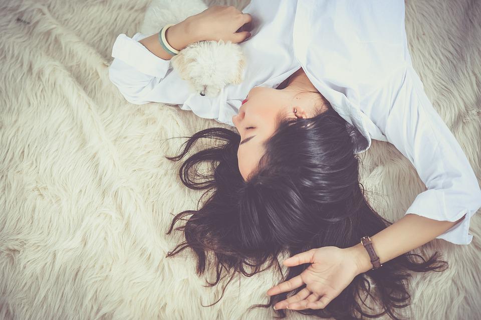 Esta es la cantidad ideal de horas que debes dormir (y no son 8)
