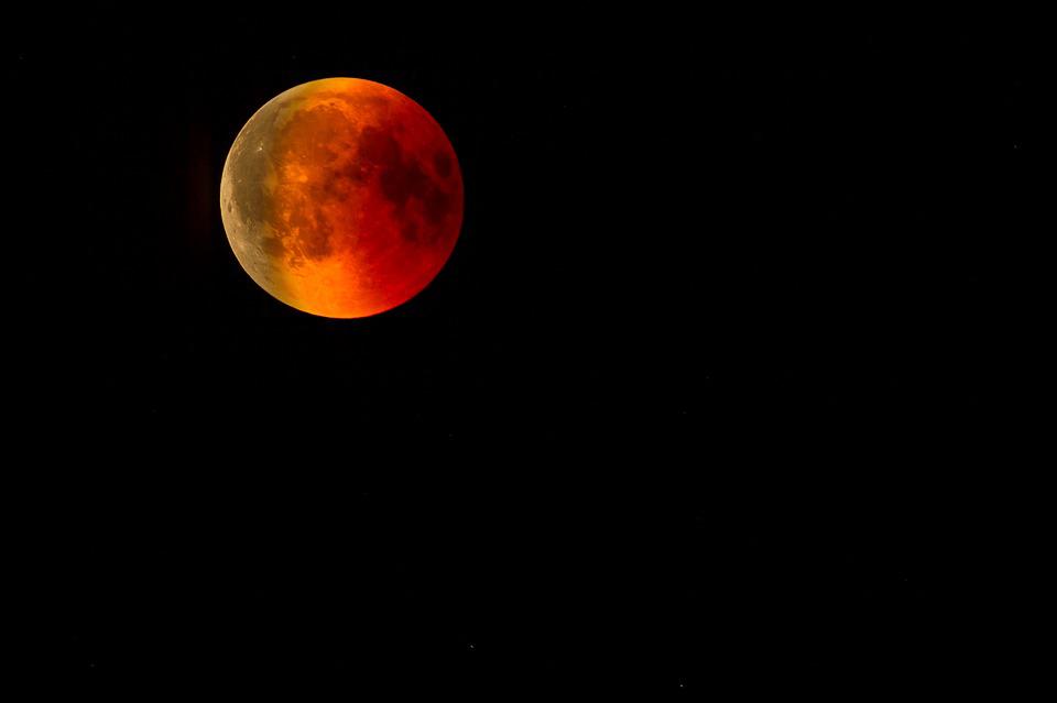  Universidad de Chile y Ministerio de Ciencia se unen para transmitir Eclipse Total de Luna