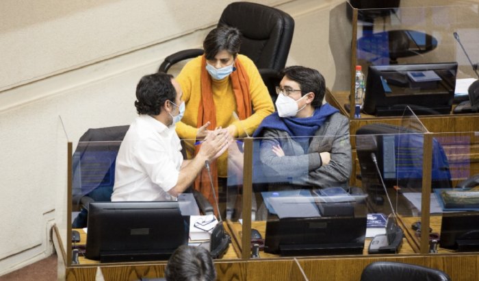 Reforma que rebaja el quórum para modificar la Constitución pasa a segundo trámite