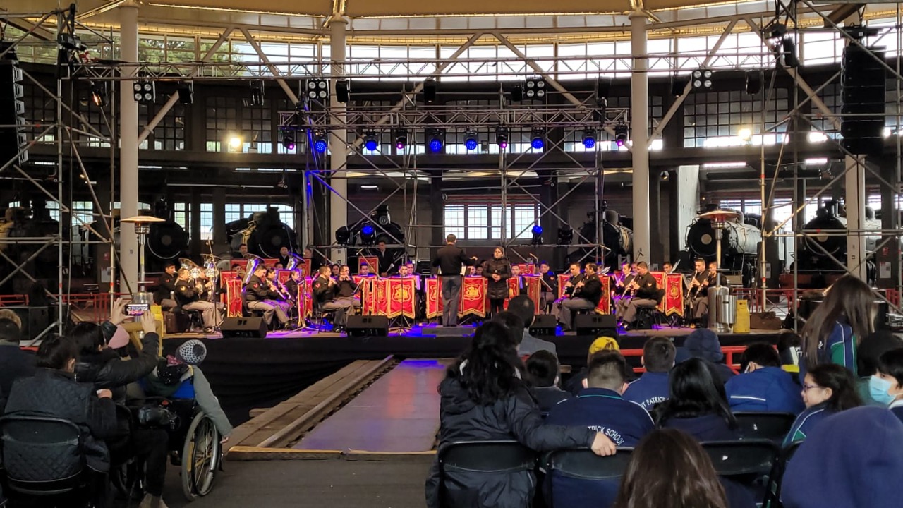  Mil niños de La Araucanía disfrutaron de la música de la gran banda del Ejercito en Temuco