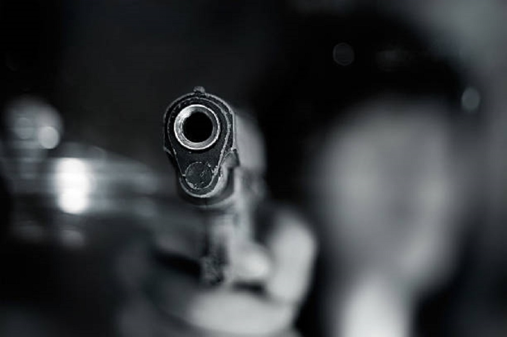 En Puente Alto delincuente cae herido a bala tras intentar asaltar a funcionario de la PDI