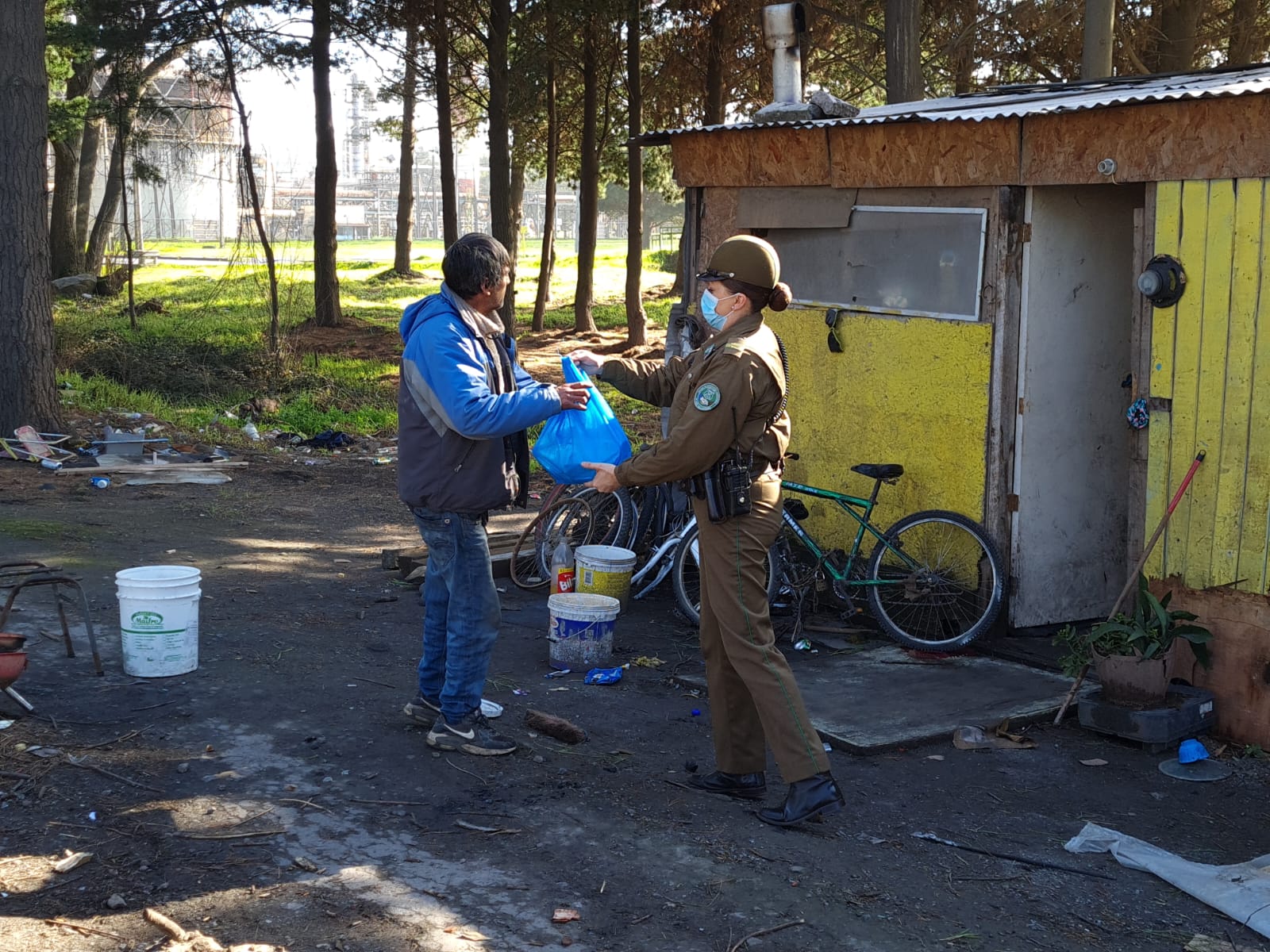 Carabineros ha realizado 3.650 operativos para ayudar a personas en situación de calle en la Región del Biobío este año