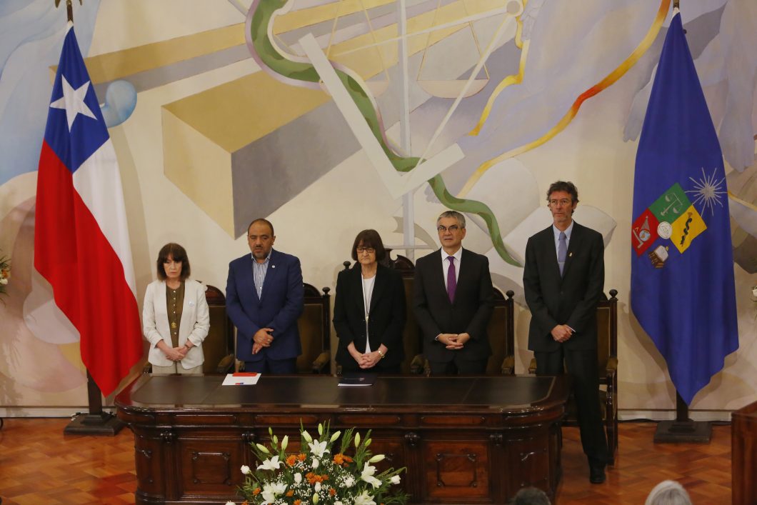 Ministro de Educación llama a «que desde la U. de Chile podamos impulsar una educación pública como espacio de protección e igualdad»