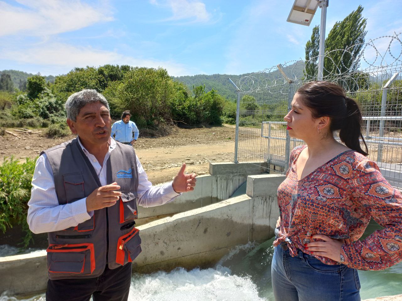 Diputada Veloso (RD) realizó recorridos con regantes de río Ancoa y vecinos movilizados contra relleno sanitario